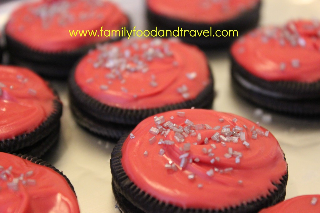 Valentine Chocolate Covered Oreos