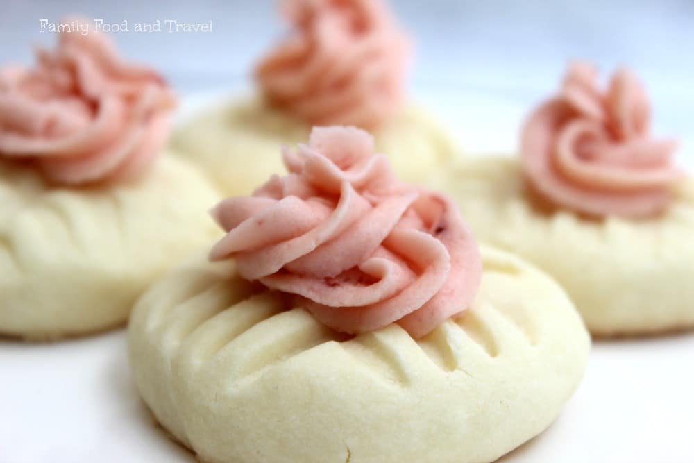 strawberry buttercream topped cookies