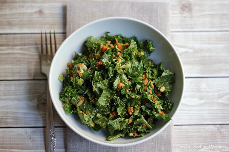 kale detox salad