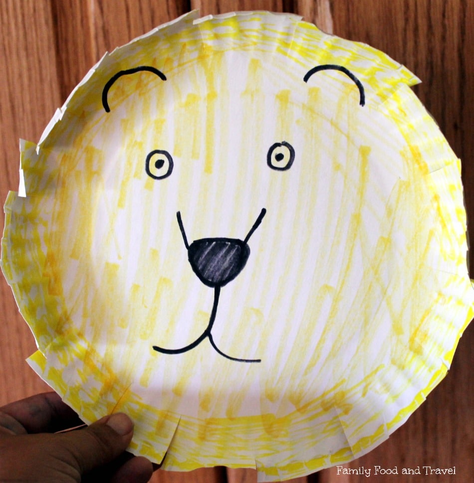paper plate lion