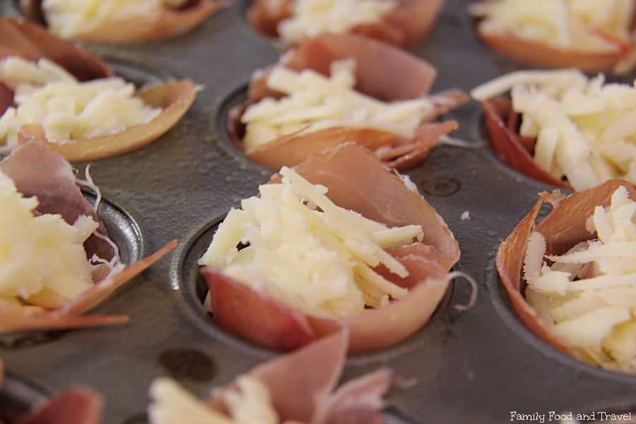 prosciutto cups with apples and cheese