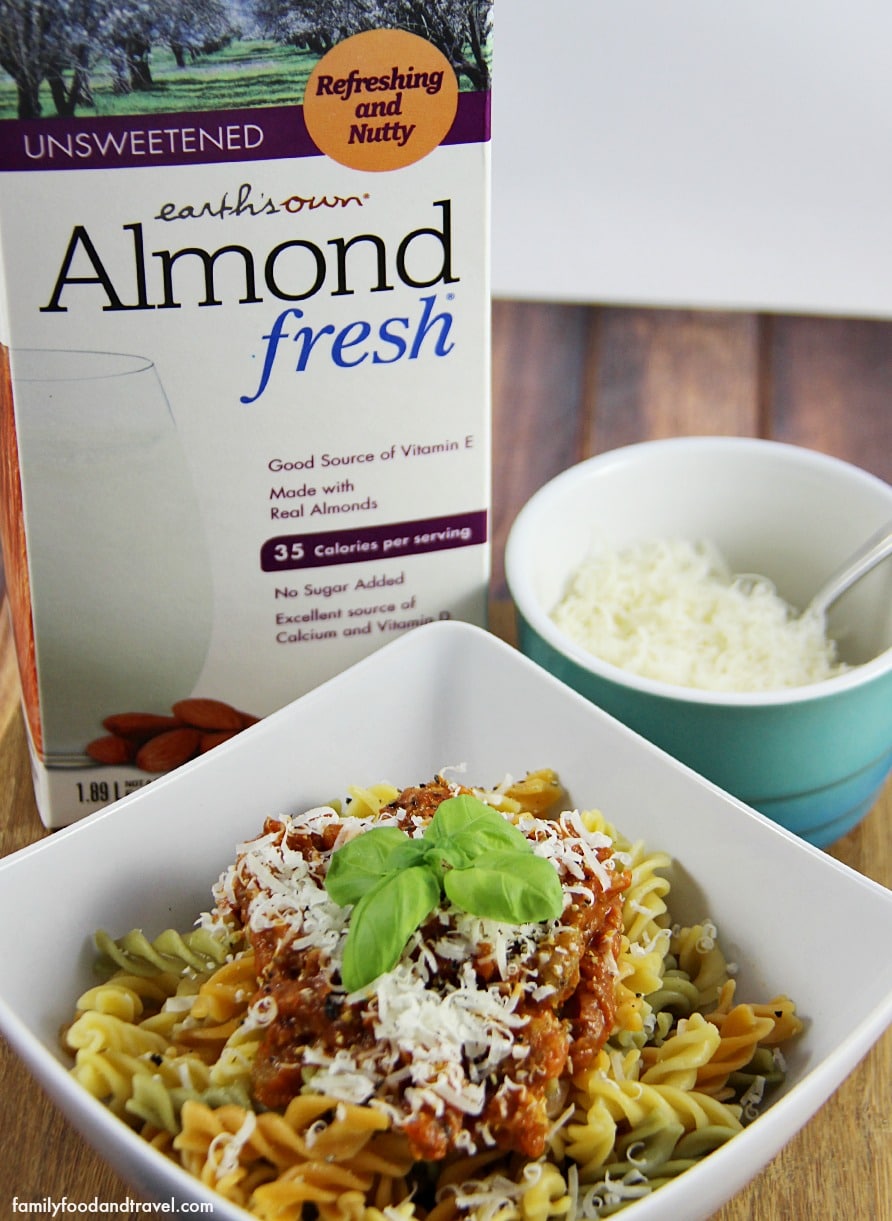 Chicken Bolognese and Coco-Nutty Orange Smoothie #AlmondFresh