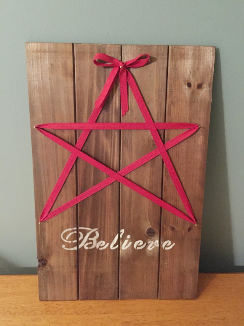 DIY Holiday Star Sign