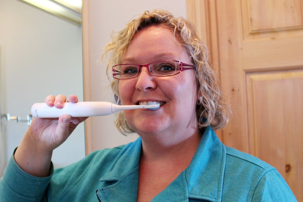 Getting Teeth Clean with Philips Sonicare FlexCare Platinum Connected