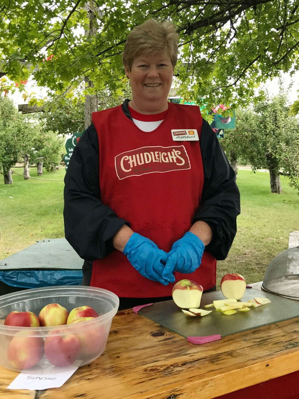 Chudleigh's family apple farm 