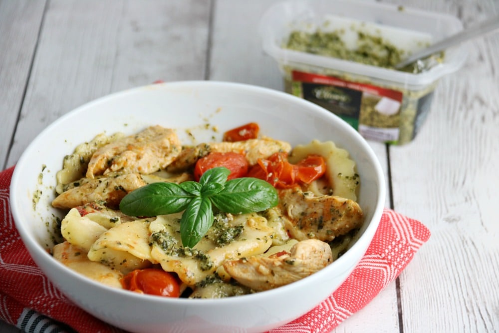 Chicken, Tomato, Basil and Cheese Pesto Pasta Recipe